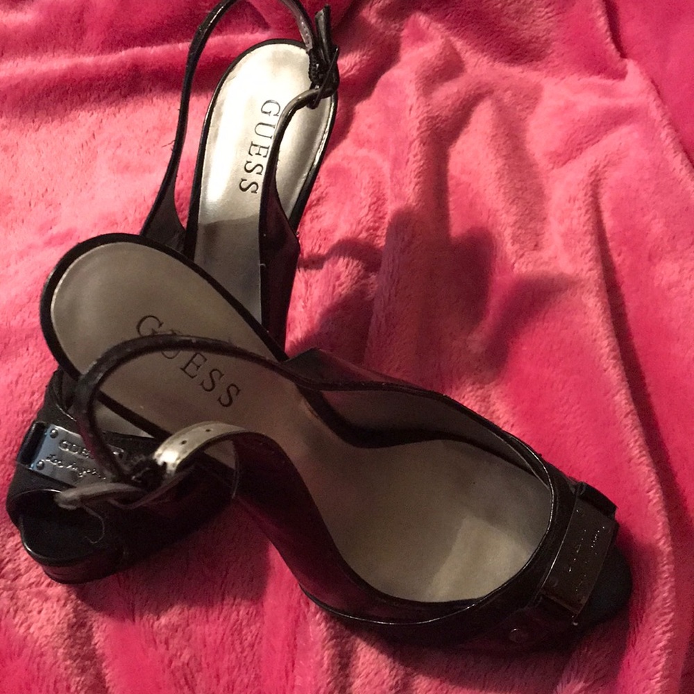 Guess heel